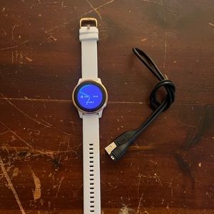 Garmin Vivoactive 4s, white and rose gold. Excellent condition